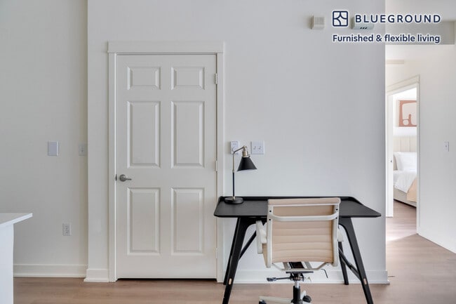 Foto del edificio - 11000 NE 10th St