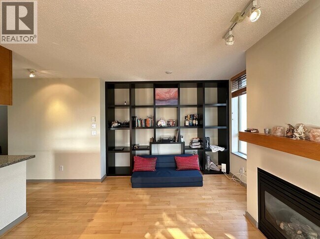 Photo du bâtiment - 1316 W 11th Ave