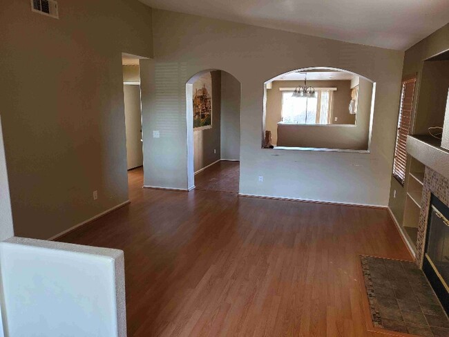 Building Photo - 2432 Barley Ln