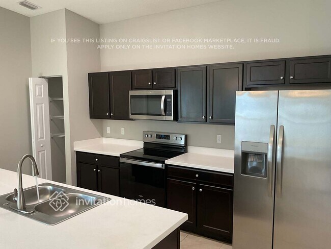 Foto del edificio - 886 SW Del Rio Blvd