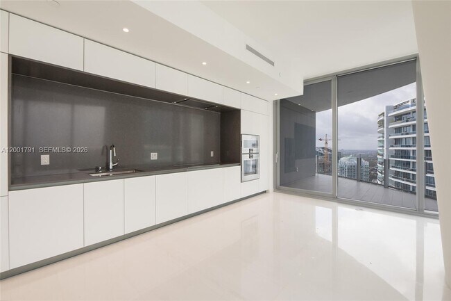 Foto del edificio - 300 Biscayne Blvd Way