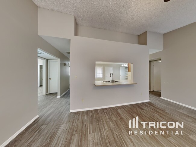 Foto del edificio - 6950 W Sierra Vista Dr