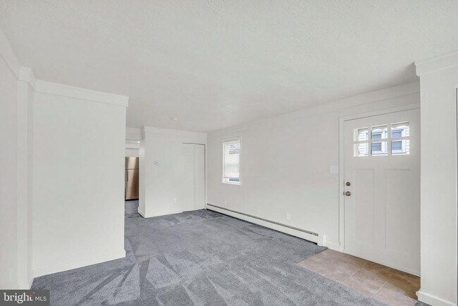Building Photo - 126 Cameron Rd