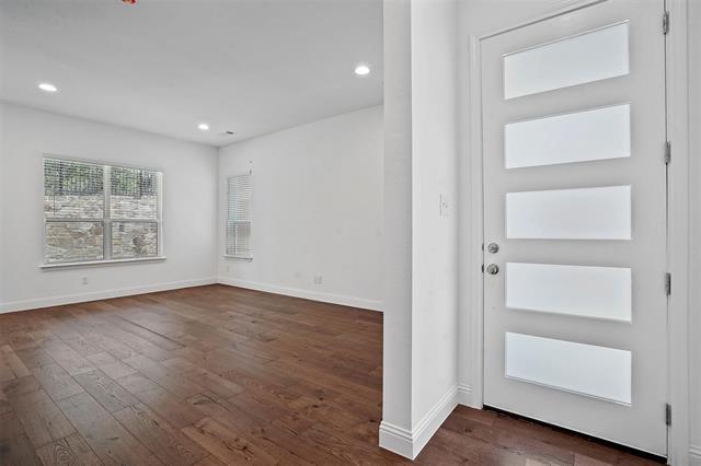 Building Photo - 6348 Oakbend Cir