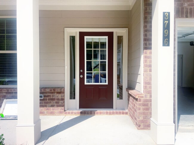 Building Photo - 3796 Lockaby Way
