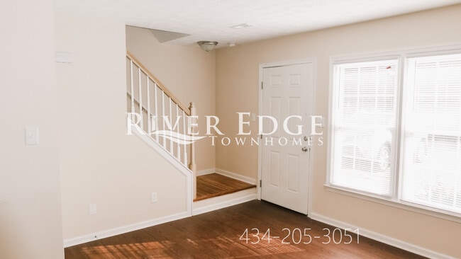 Building Photo - 510 Lusardi Dr