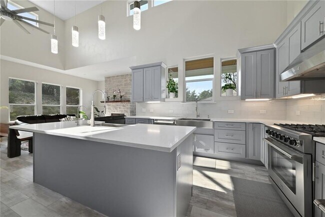 Building Photo - 21808 Bluejay Blvd