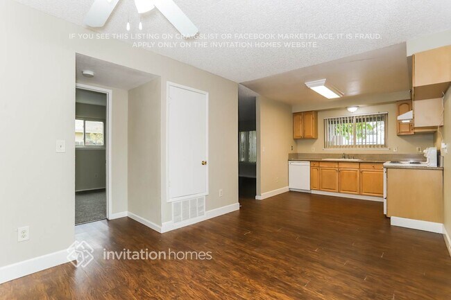 Foto del edificio - 9926 Burline St