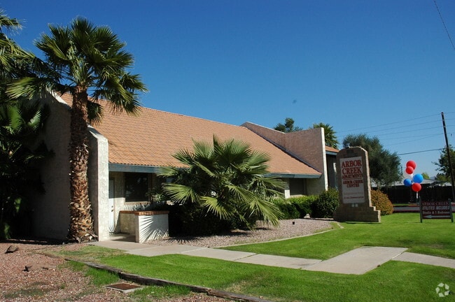 Building Photo - Arbor Creek