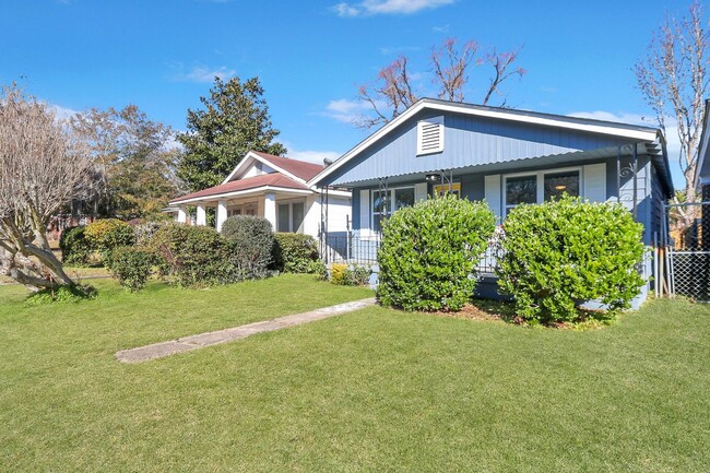 Foto del edificio - Adorable Home Located in Cann Park!