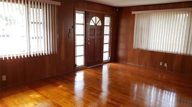 Foto del edificio - 411 Ave E SE