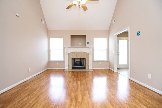 Building Photo - 3352 Cornerstone Dr
