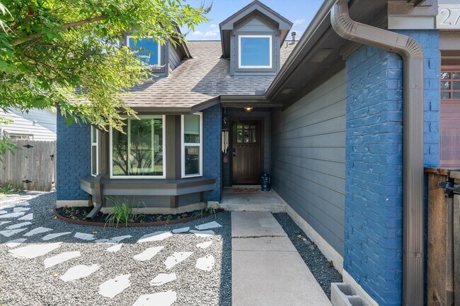 Building Photo - 2707 Norfolk Dr