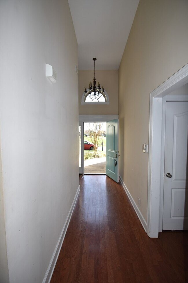 Foto del edificio - 3 Bedroom Pet Friendly Home For Rent Near ...