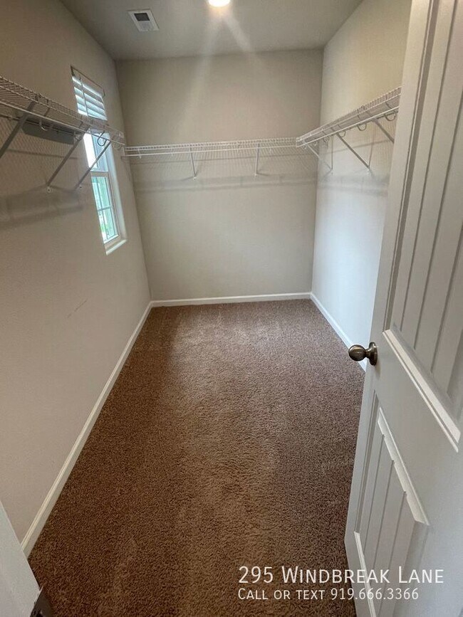 Building Photo - 295 Windbreak Ln