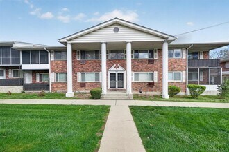 Building Photo - 810 Blooming Grove Turnpike