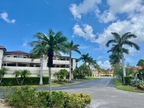 Building Photo - 3220 S Shore Dr