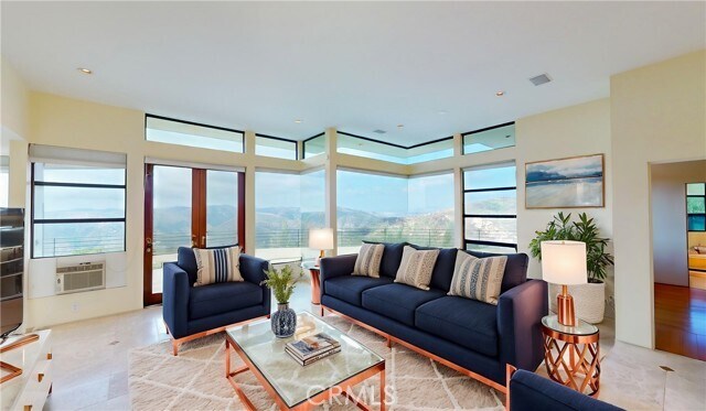 Primary Photo - 1505 Skyline Dr