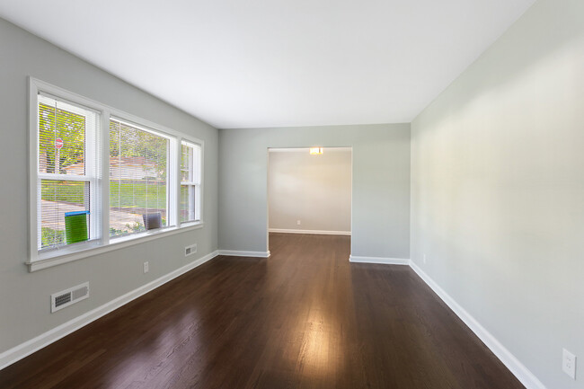 Foto del edificio - 2020 Rebecca Ln