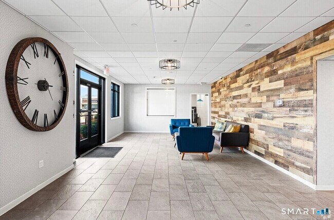 Building Photo - 225 Lordship Blvd