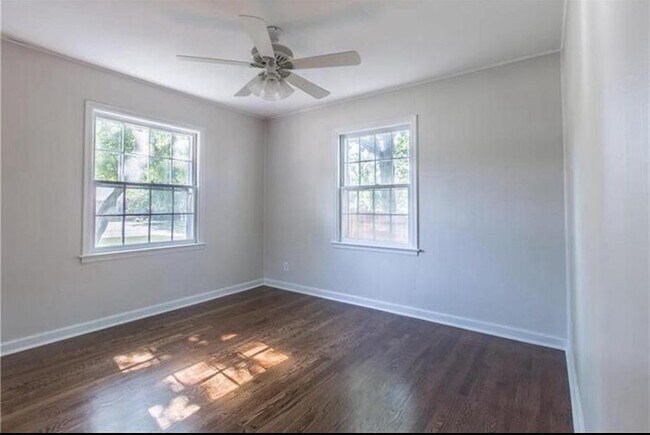 Foto del edificio - 7110 Woodson St