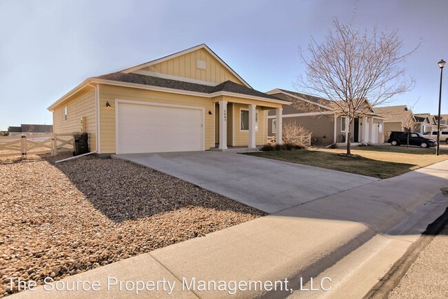 Building Photo - 3 br, 2 bath House - 3903 Ginkgo St
