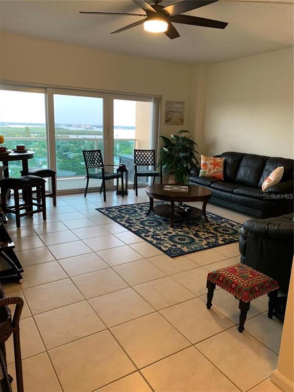 Foto del edificio - 880 Mandalay Ave