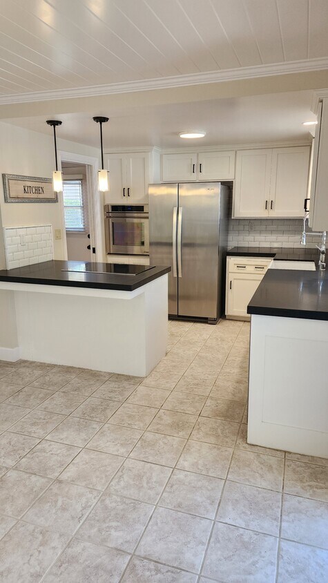 Primary Photo - 1105 Opal St