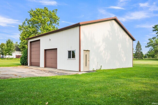 Building Photo - 1114 E Goldspur Dr