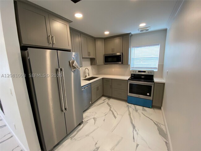 Foto del edificio - 6367 SW 24th St