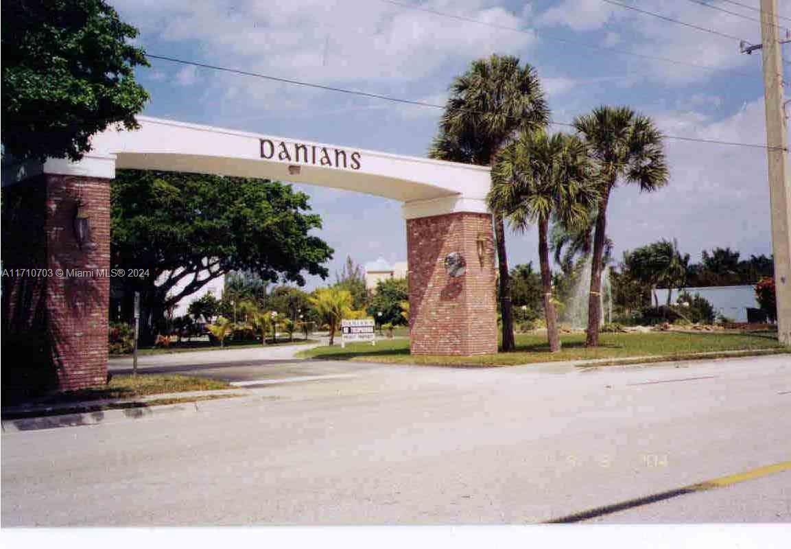 Primary Photo - 501 E Dania Beach Blvd