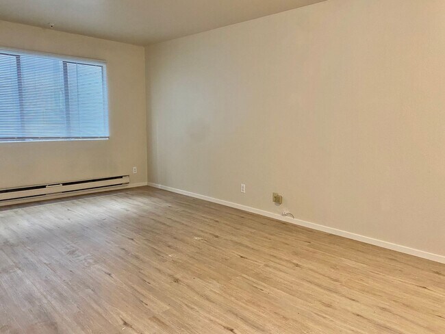 Building Photo - 1447 Sacramento St