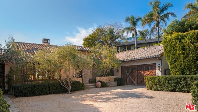 Foto del edificio - 24650 Blue Dane Ln