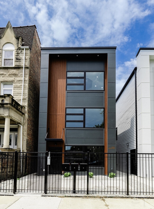 Building Photo - 5637 S Prairie Ave