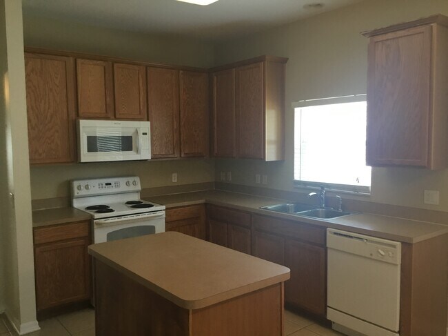 Foto del edificio - 1309 Kintla Rd