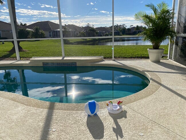 Foto del edificio - 4532 Whispering Oaks Dr