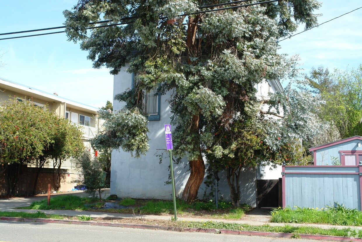 Building Photo - 1607 Milvia St