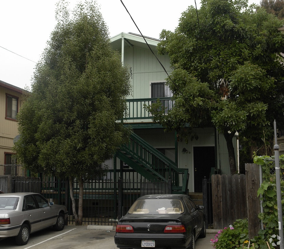 Building Photo - 2239 23rd Ave