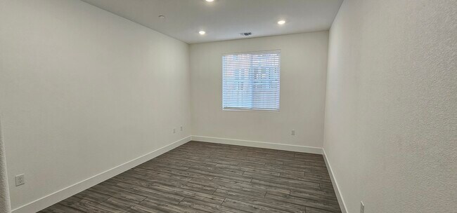 Foto del edificio - 3311 Jubilee Dr