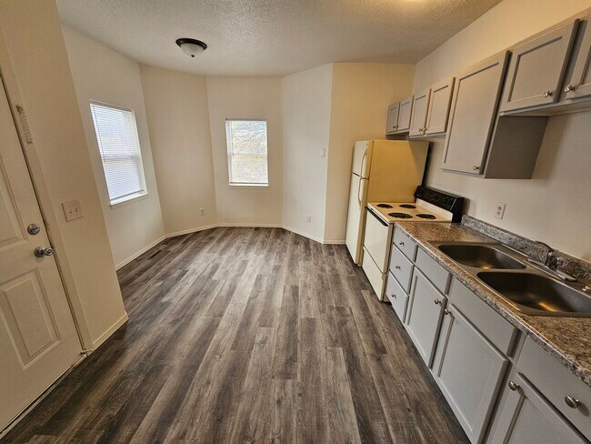 Foto del edificio - 209 S Lake Ave