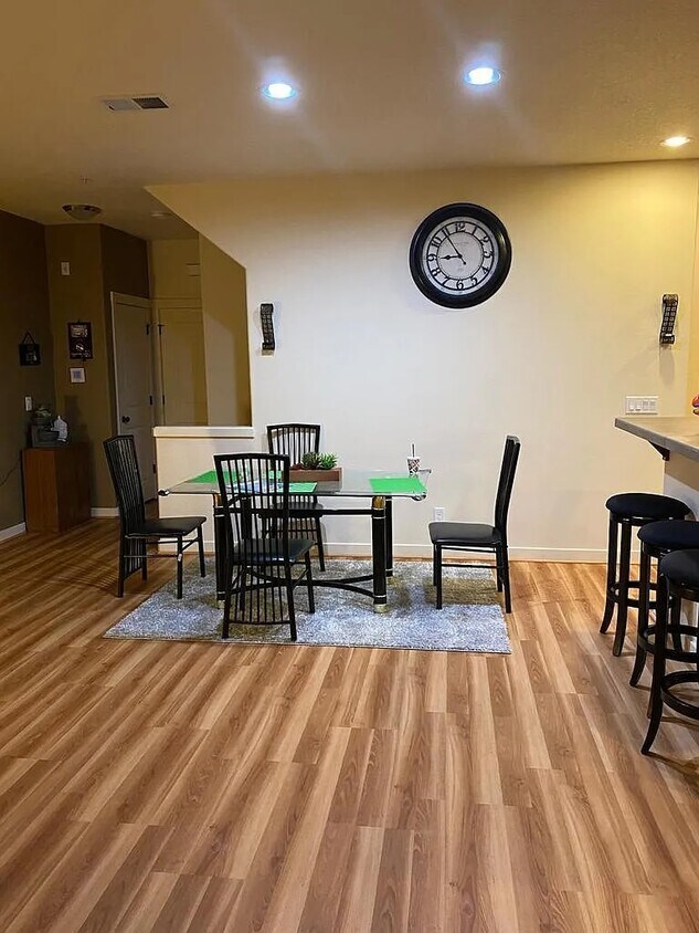 Photo - 7954 NE Miriam Way (Hillsboro, OR)