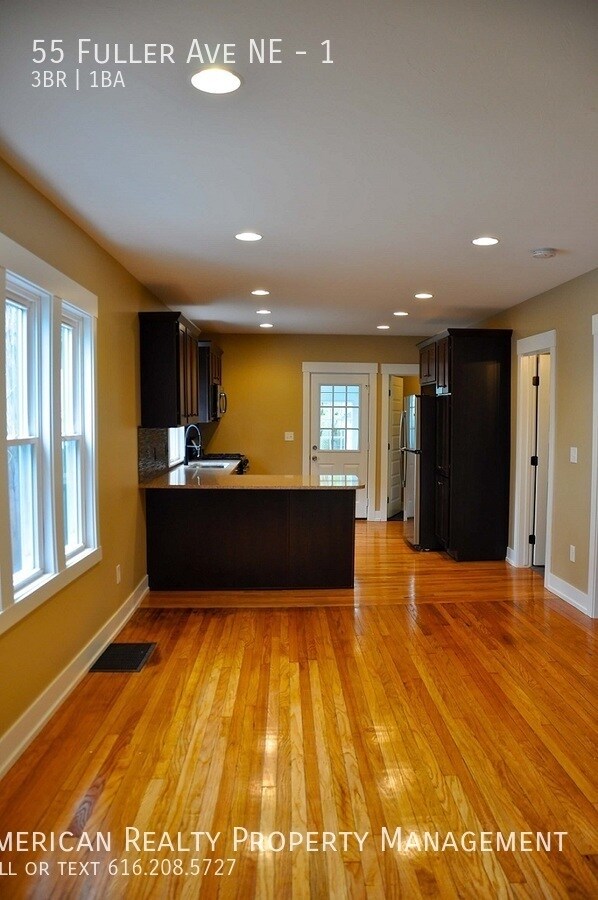 Foto del edificio - 55 Fuller Ave NE