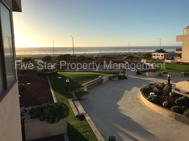 Building Photo - 875 La Playa St