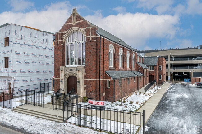 FRONT SIDE - 92 E Forest Ave