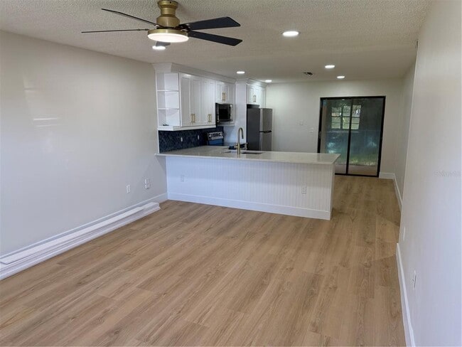 Building Photo - 352 Cocoa Ct