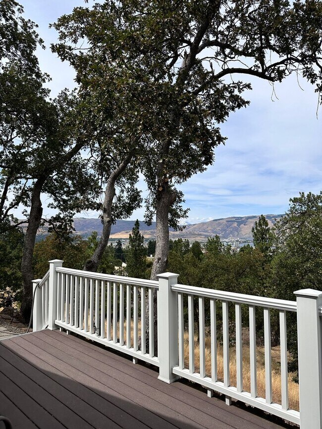 Foto del edificio - 3 Bedrooms | 2 Bath Home in The Dalles, OR