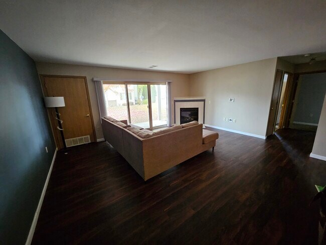 Sala de estar - 956 Roseland Dr