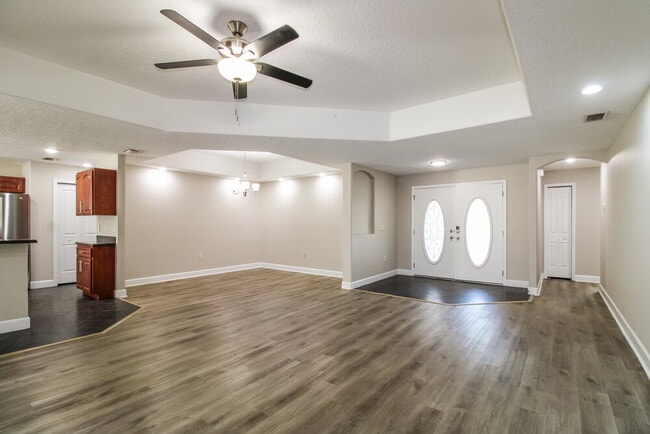 Building Photo - 8343 Natoma St