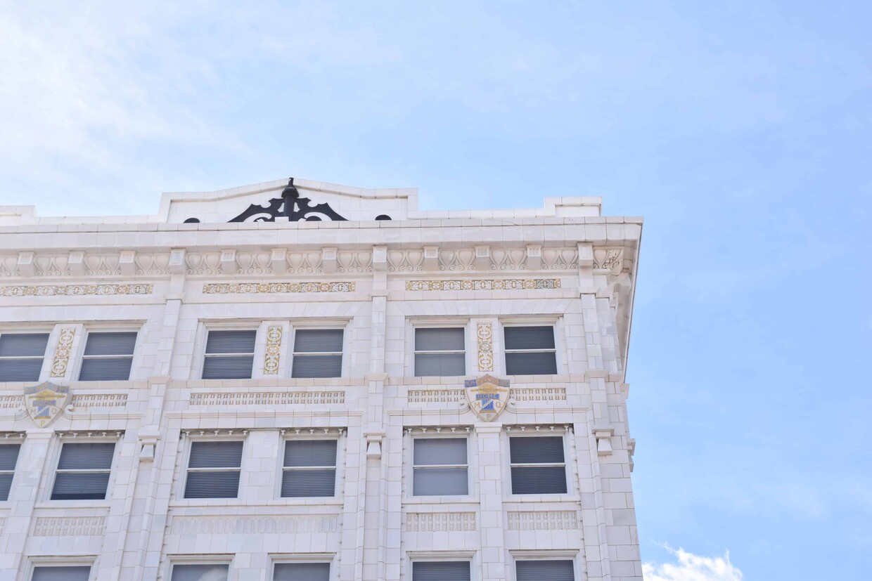 Primary Photo - Praetorian Building