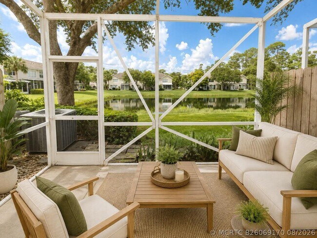 Foto del edificio - 1083 Woodfield Rd